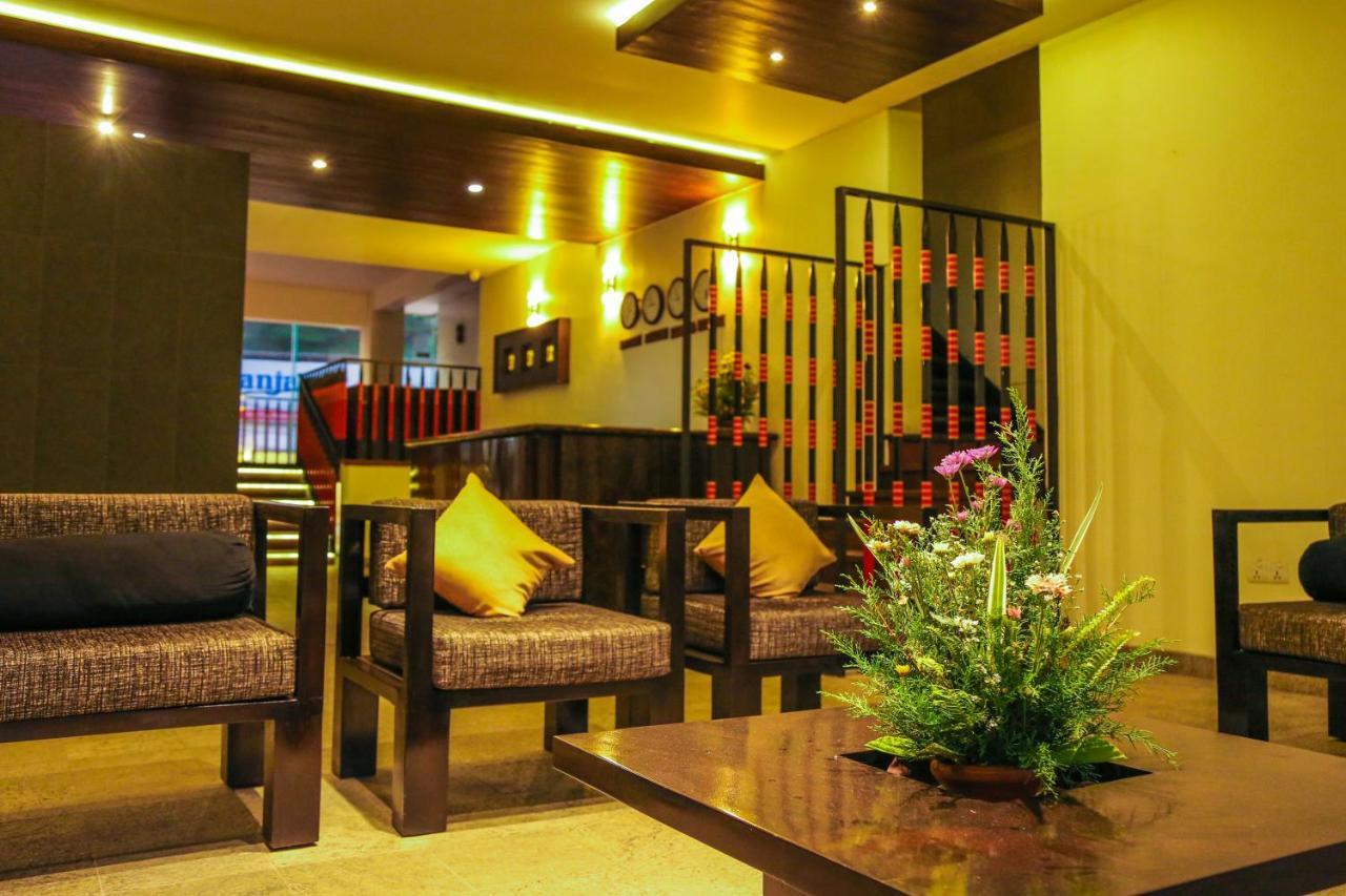 Oak Ray City Hotel Kandy Exterior foto