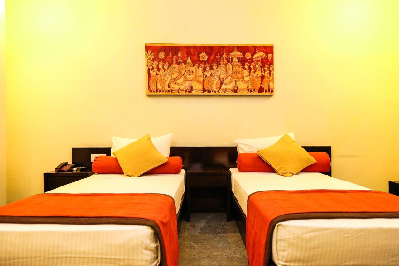 Oak Ray City Hotel Kandy Exterior foto